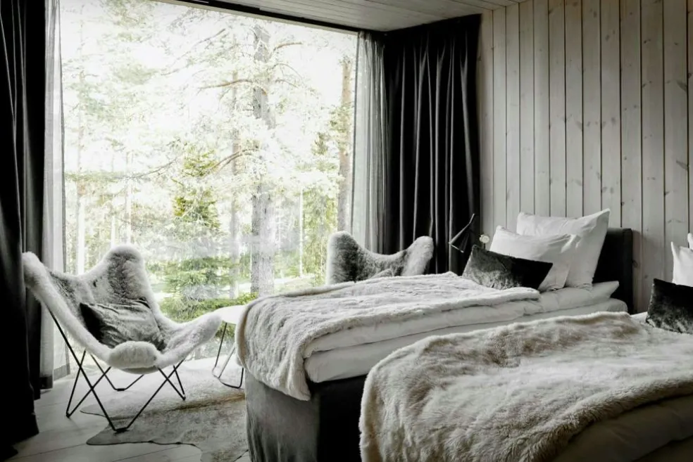 Iceland Mariposa BF Chair, Shorn Grey/Chrome