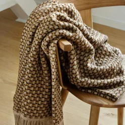 Isak Throw 150x210 cm, Green Meadow