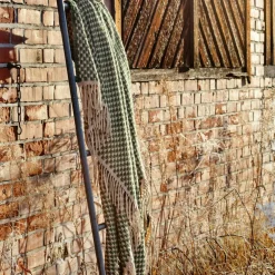 Isak Throw 150x210 cm, Green Meadow