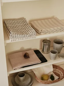 Karl Tea Towel 50x70 cm, Black