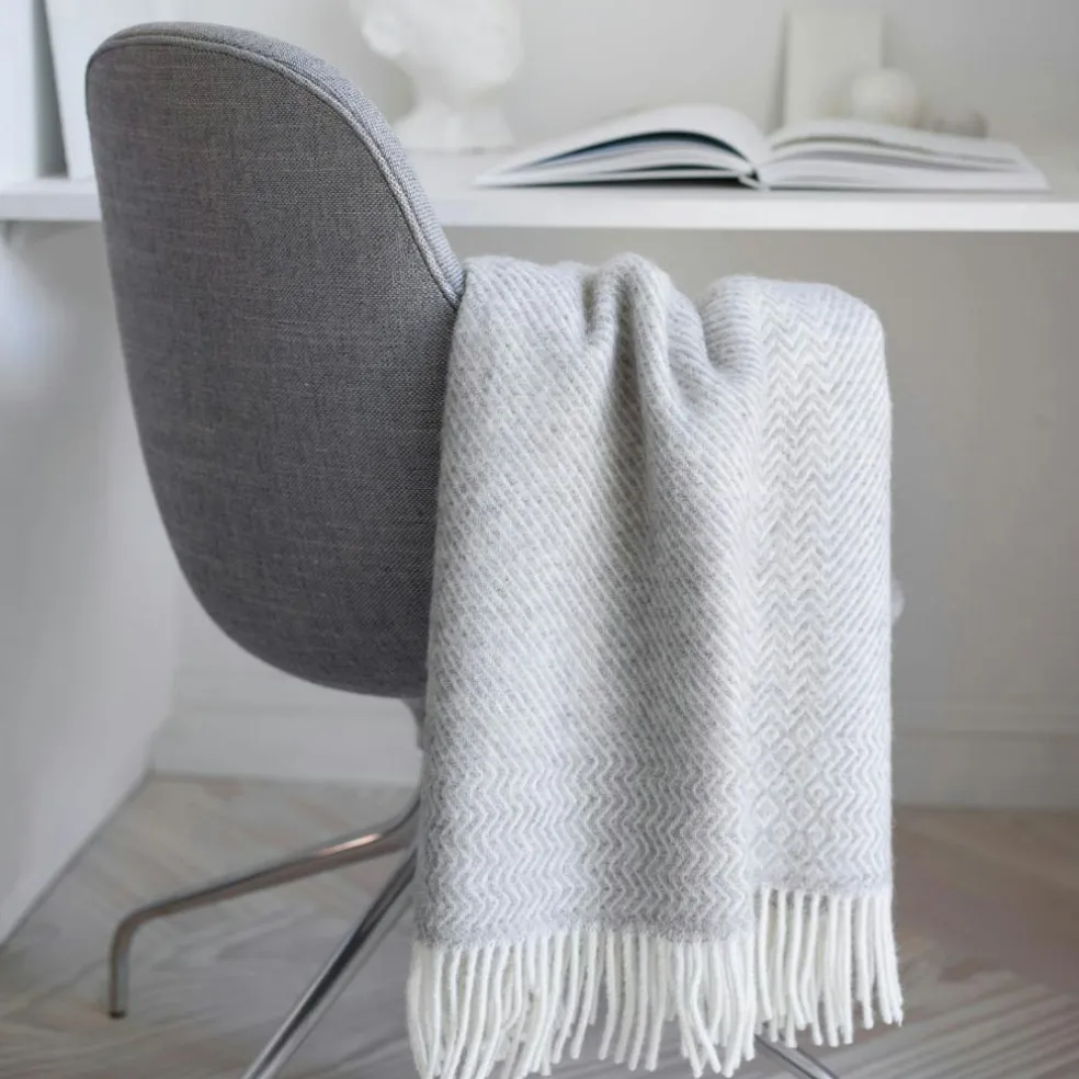 Kattefot Throw 150x220 cm, Light Grey