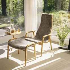 Lamino Armchair With Footstool Sheepskin, Black / Lacquered Beech