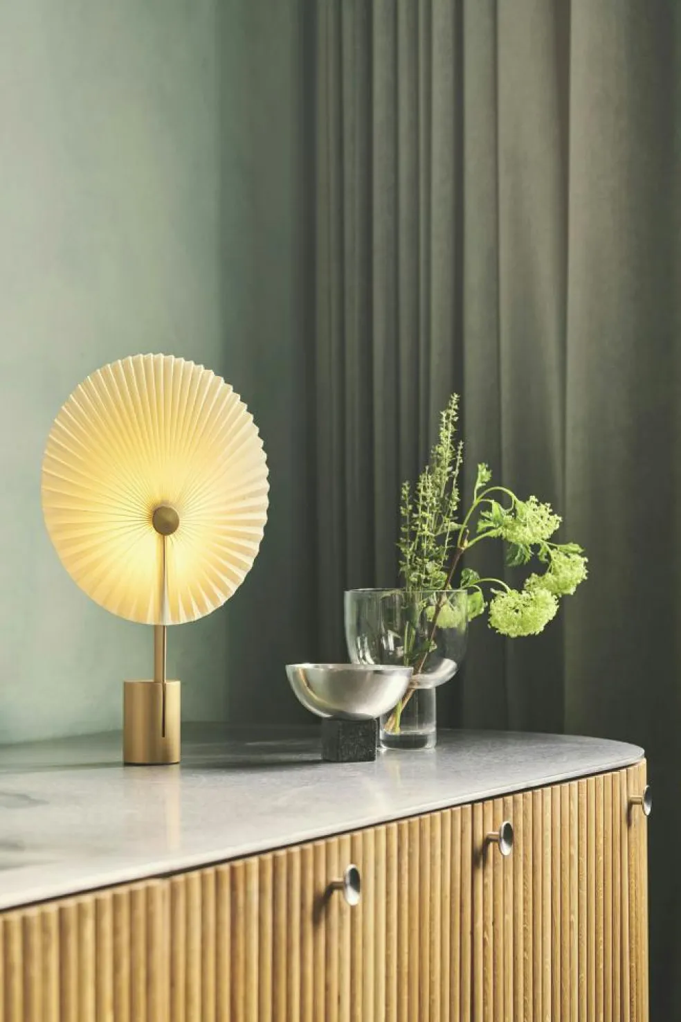 Liris Table Lamp Portable, Brass