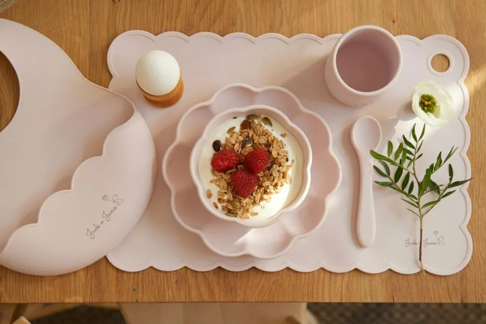 Little Poppy Childrens Tableware 4 Pieces, Light Pink