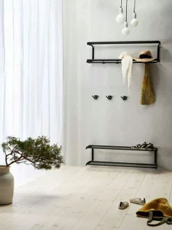 Mama Hook, Aluminium