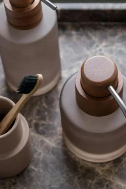 Modest Soap Dispenser Low, Kit