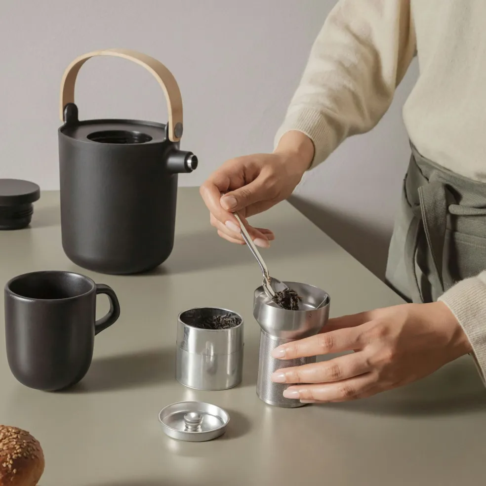 Nordic Kitchen Thermos For Tea 1 L, Black