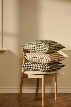 Outline Check Cushion 50x50 cm, Black