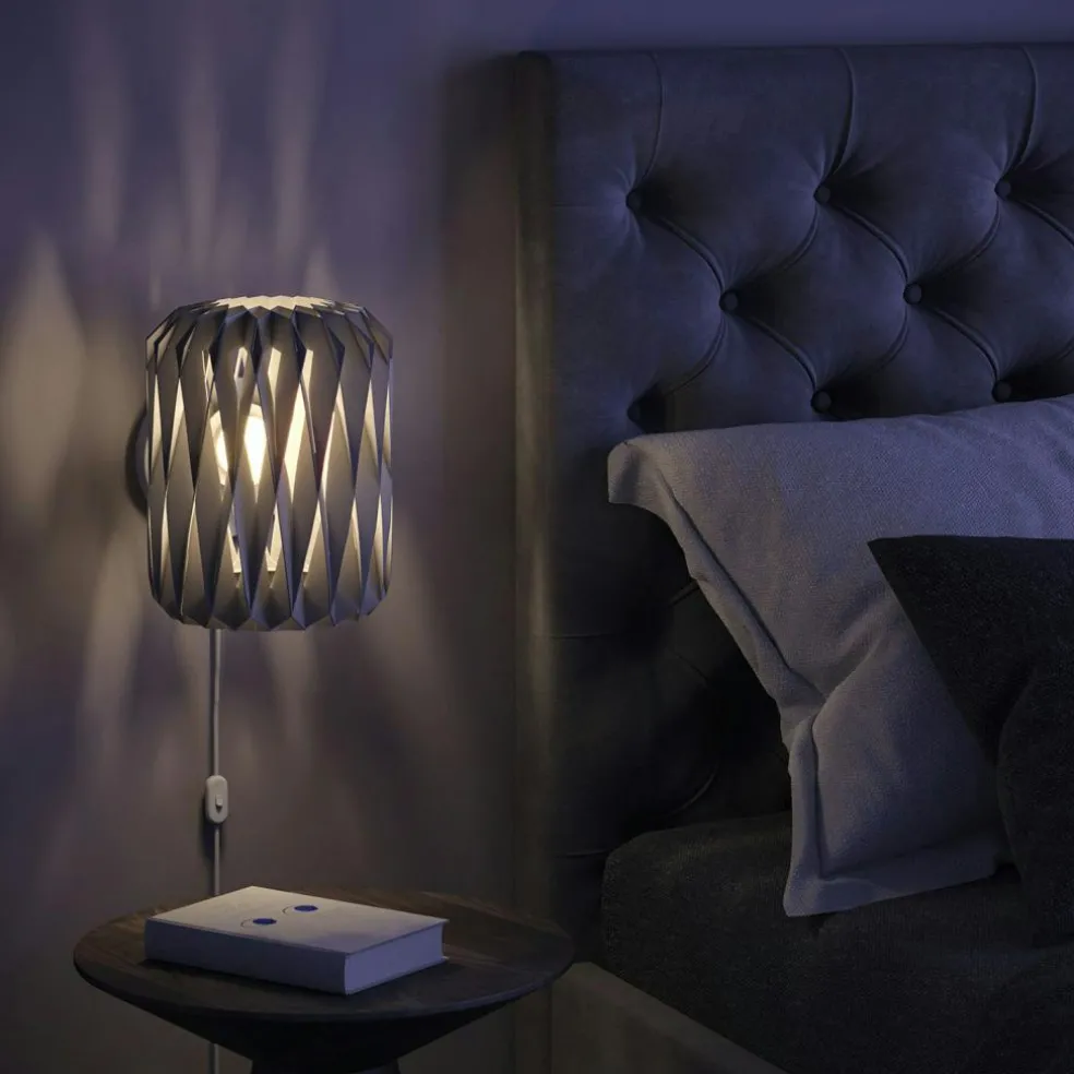 Pilke Signature 18 Wall Lamp, Black