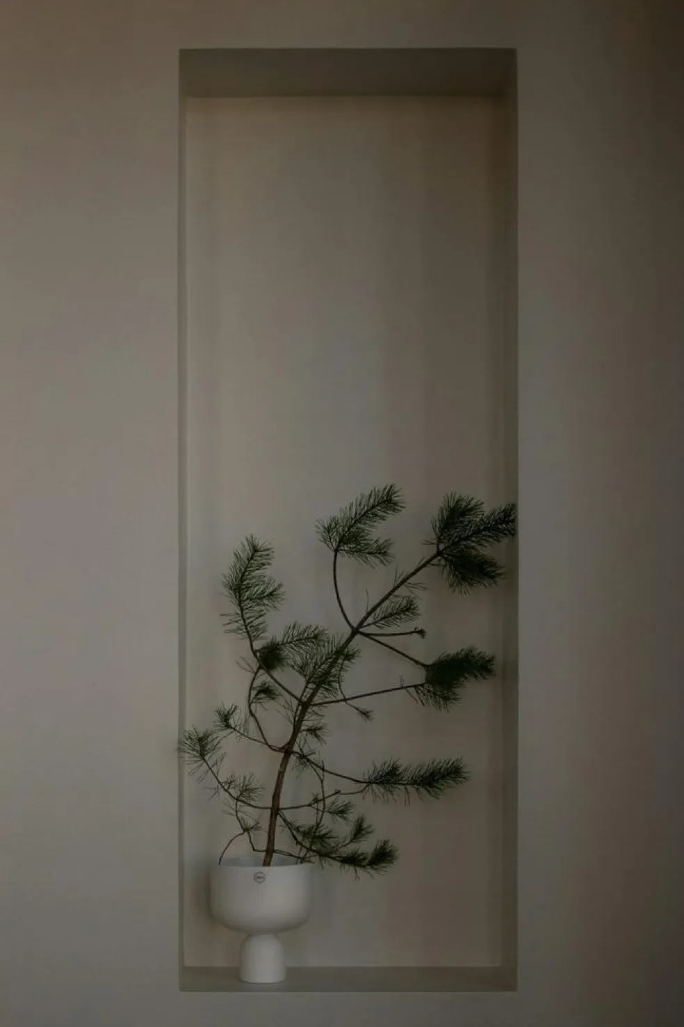 Post Pot Large, Mole Dot