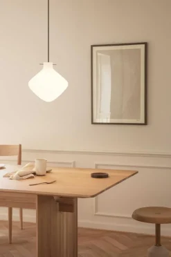 REPOSE 260 Pendant, Black