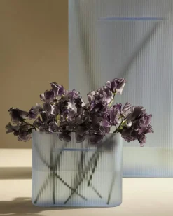 Ridge Vase Frosted Glass 16,5 cm, Taupe