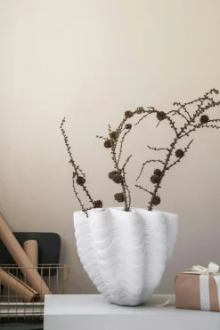 Shell Vase Off-white, 22 cm