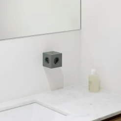 Square 2 Socket Extender With USB-C / Magnet, Oak Green