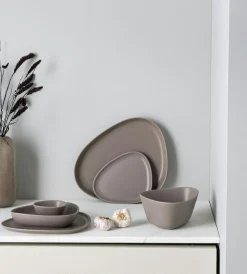 Stoneware Plate 35x30 cm, Warm Grey