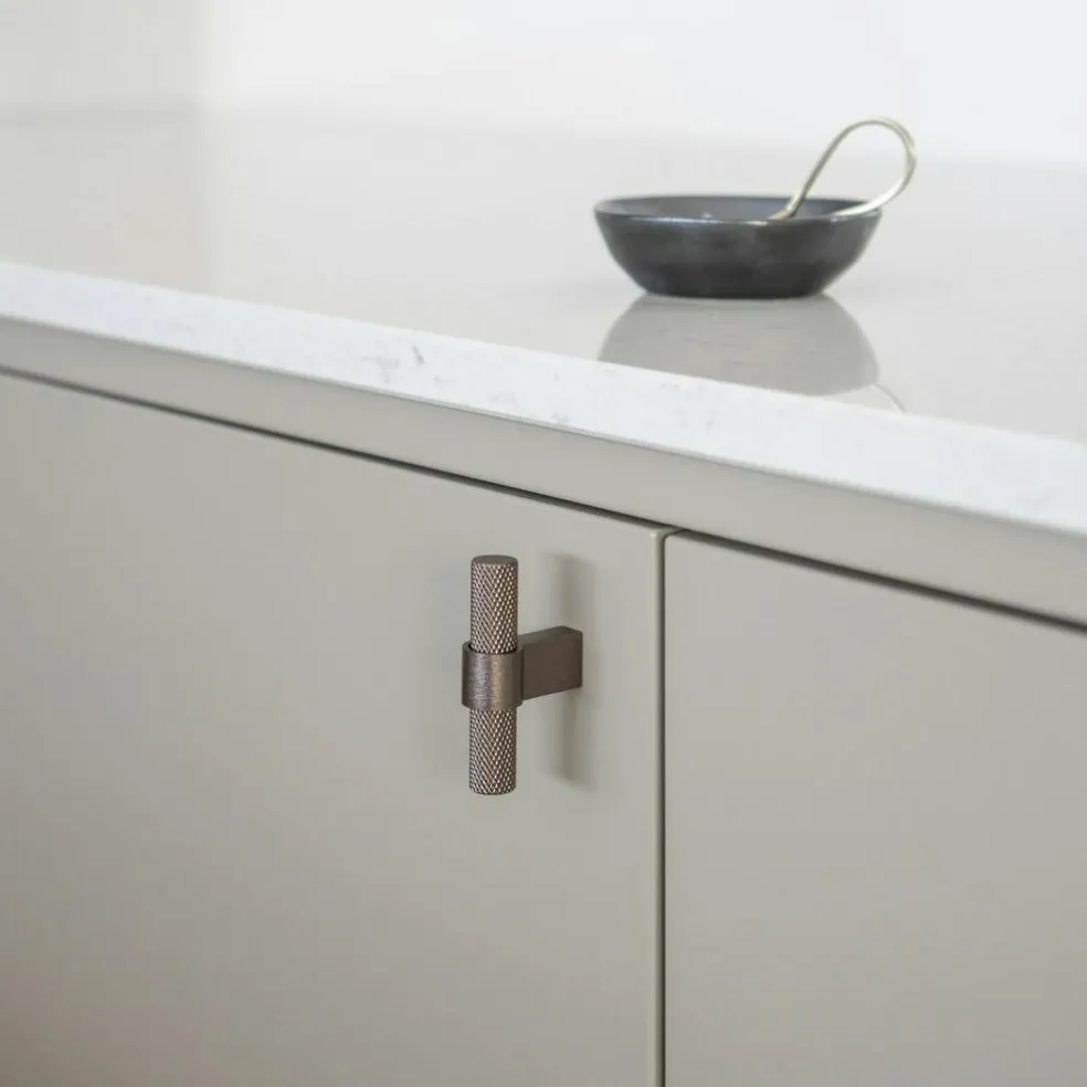 T Helix Knob, Matte black