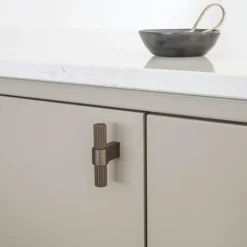 T Helix Stripe Knob, Stainless look