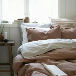 Terracina Urn, Large