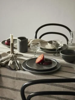 Thea Table Cloth 145x270 cm