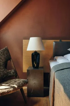 Torso Table Lamp 37, Sand