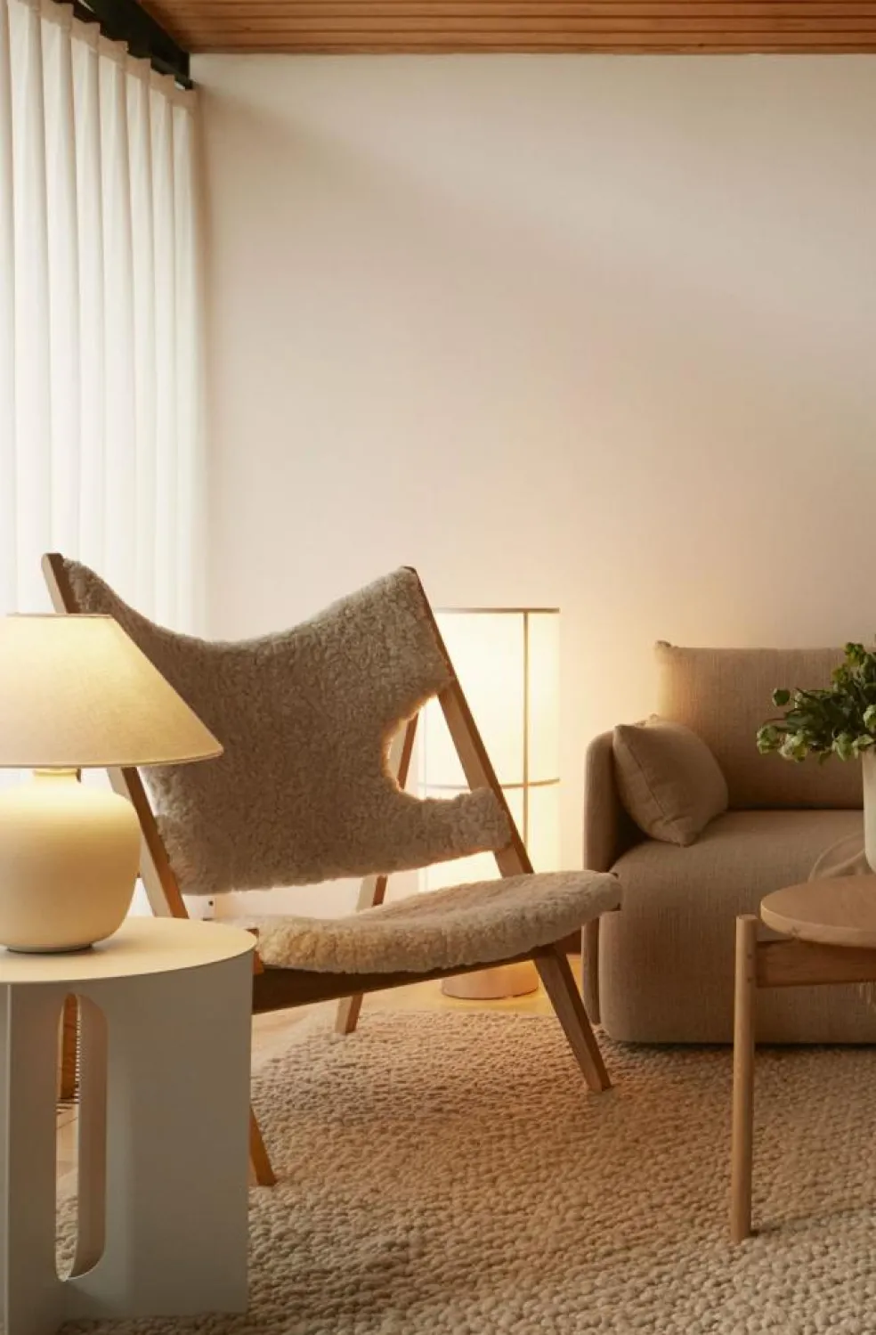 Torso Table Lamp 37, Sand