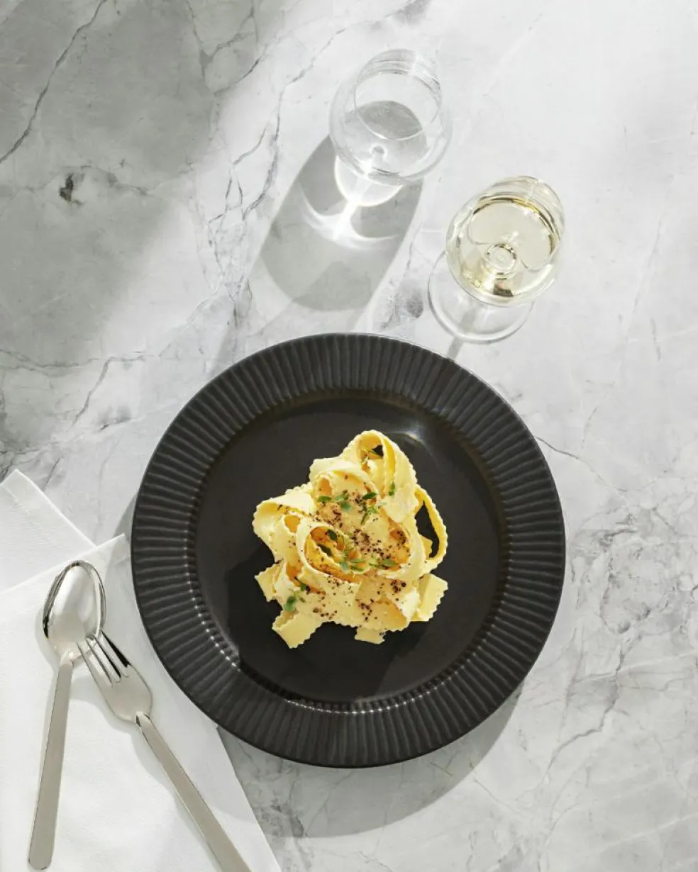 Trio Legio Nova Dinner Plate 25 cm, Black