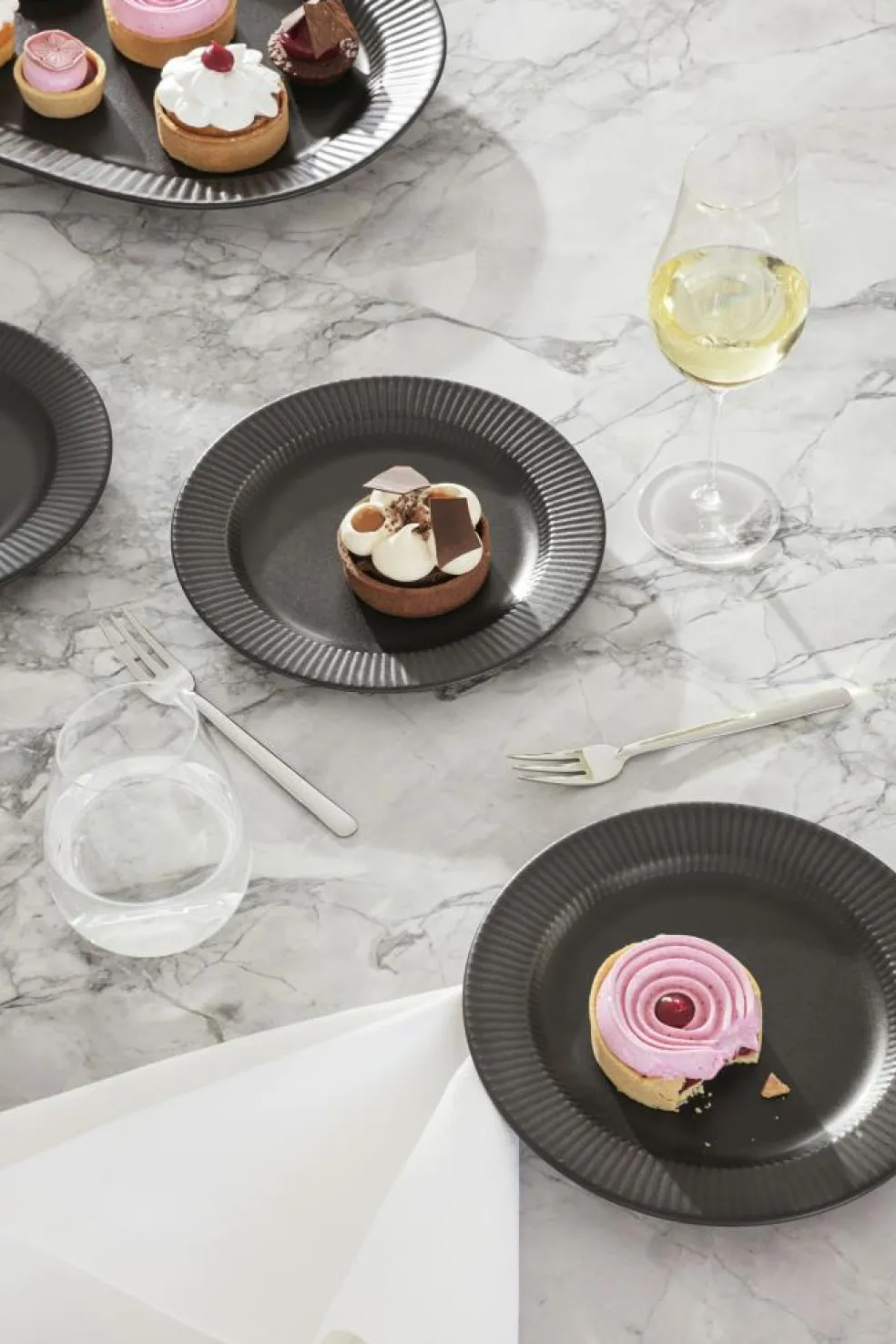 Trio Legio Nova Side Plate 19 cm, Black