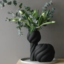 Twist Ball Vase 20 cm, Black