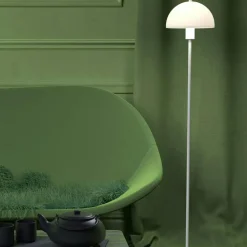 Vienda Floor Lamp, Black / Opal