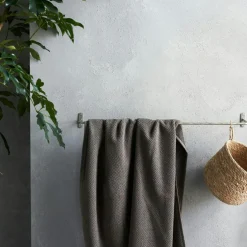 Welo Towel Bar, Brushed Silver