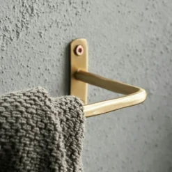 Welo Towel Bar, Brushed Silver